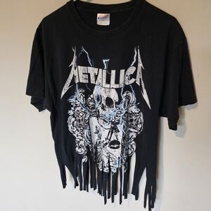 Hanes Heavyweight Metallica Lightning Skull Frayed T-Shirt - Size Large